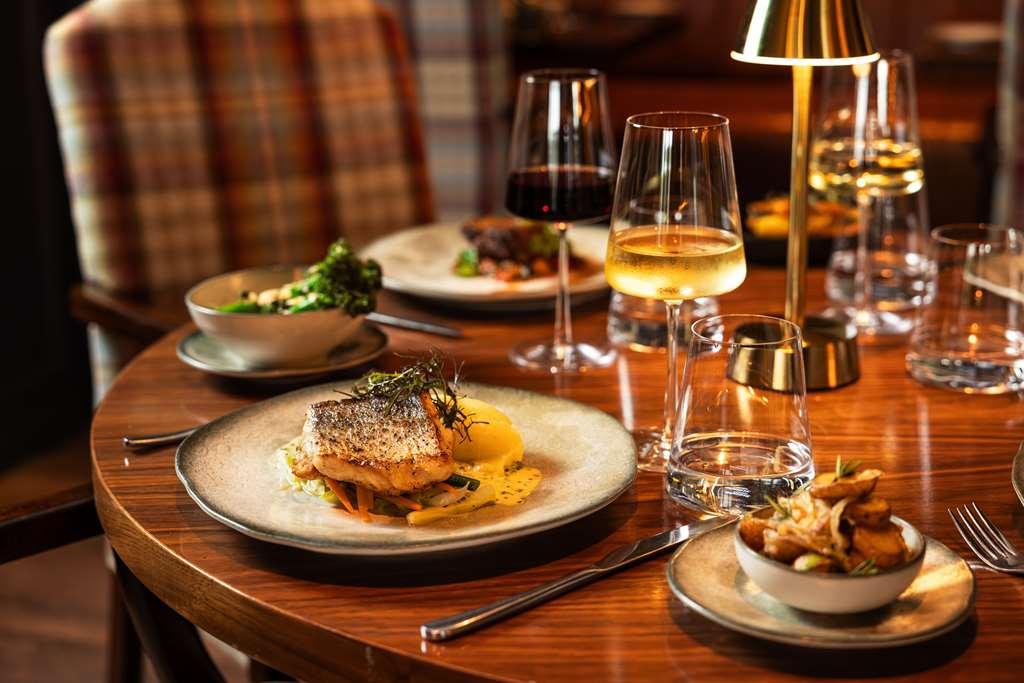 Dromoland Castle Hotel Newmarket-on-Fergus Restaurant photo
